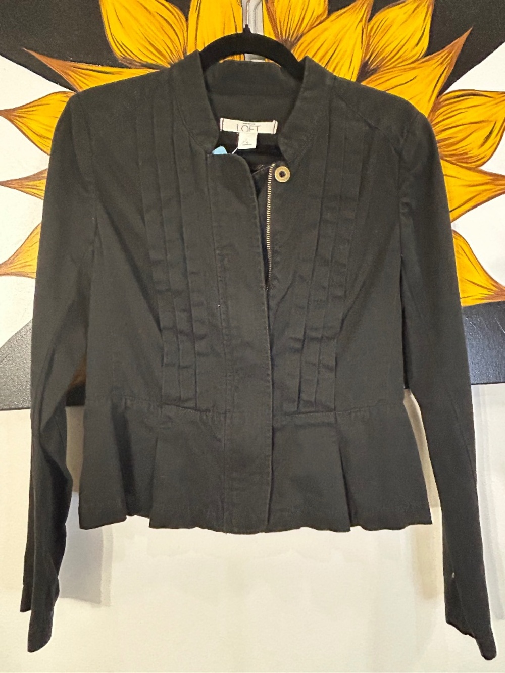 LOFT Black Fitted Moto Style Jacket Pleated Detail Size 6